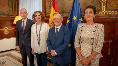 Un momento de la reuni&oacute;n entre los representantes de la Ciudad Aut&oacute;noma y la ministra Mar&iacute;a Jes&uacute;s Montero.
