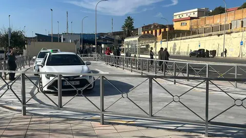 Estado actual de la parada de taxis del Tarajal tras la reforma.