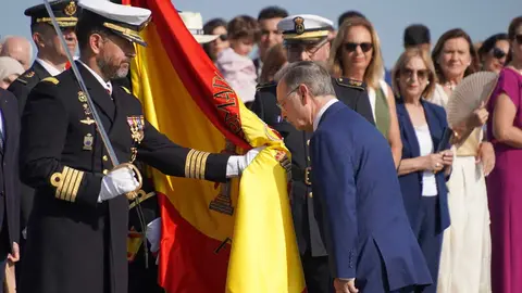 Jura de bandera civil en el buque 'Castilla'.