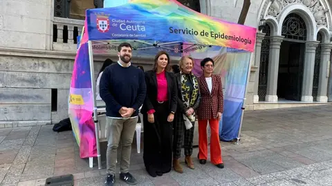 Stand donde se practicaron las pruebas para detectar posibles casos de diabetes, en el Paseo del Revell&iacute;n.