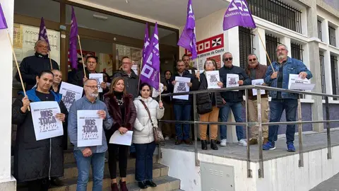 Concentraci&oacute;n de CCOO frente al edificio sindical por el 25N