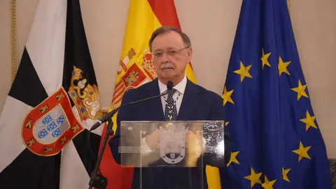 Entrega de la medalla de plata de la Ciudad a Montesa 3.36