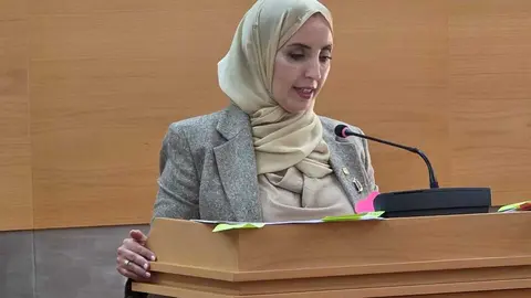 Fatima Hamed, del MDyC en el Pleno de los Presupuestos 2026 / L.O.