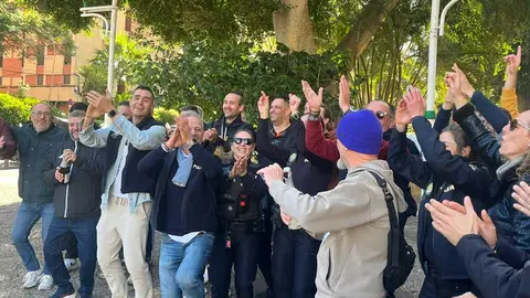 El quinto premio de la Loter&iacute;a de Navidad cae en la asociaci&oacute;n San Urbano de la Polic&iacute;a Local (13)