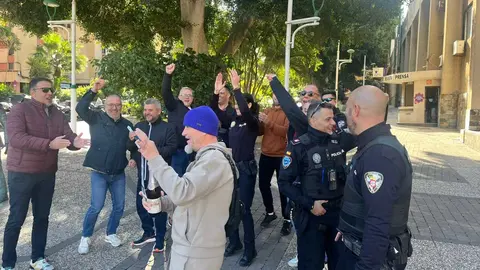 El quinto premio de la Loter&iacute;a de Navidad cae en la asociaci&oacute;n San Urbano de la Polic&iacute;a Local (15)
