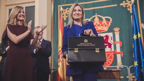 Milagros Tol&oacute;n, ministra de Educaci&oacute;n / FB
