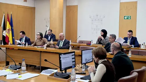  As&iacute; quedan reubicados los diputados en el sal&oacute;n de plenos / Laura Ortiz 