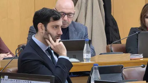  El consejero de Urbanismo, Rafael Mart&iacute;nez Pe&ntilde;alver, durante la sesi&oacute;n plenaria de este mi&eacute;rcoles / Laura Ortiz 