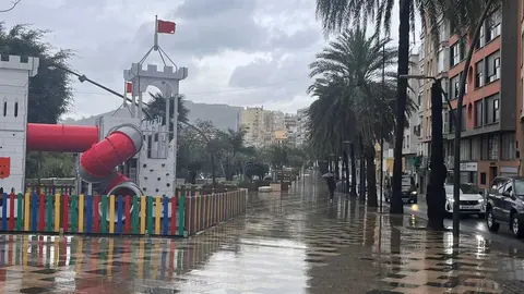 Lluvia viento temporal borrasca paraguas2