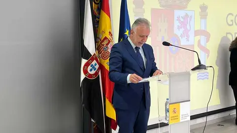 Toma de posesión de Miguel Ángel Pérez Triano.3