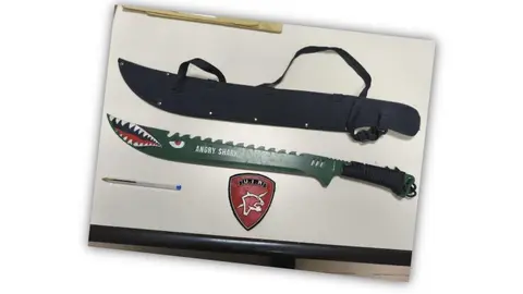 Machete que portaba el detenido por la Polic&iacute;a Local / PL