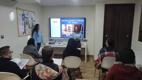 Un momento de la formaci&oacute;n organizada por FAMPA Cuatro Culturas.
