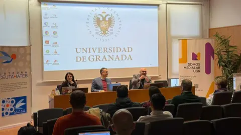 Un momento del encuentro en el Campus universitario.
