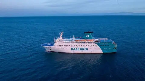 Ferry de Balearia barco