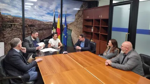 Firma del convenio de colaboraci&oacute;n con AI Granada / Cedida
