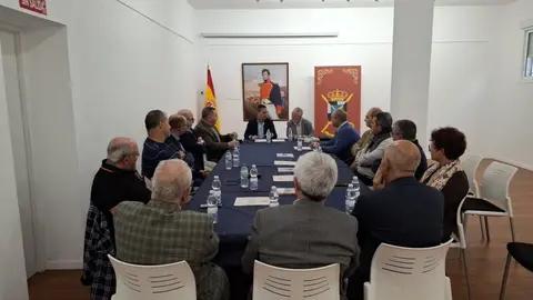 La actividad "Un caf&eacute;, un libro" organizada por la BHM del Centro de Historia y Cultura Militar de Ceuta.