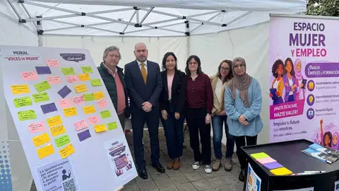 'Espacio mujer y empleo' en el Paseo del Revellin.