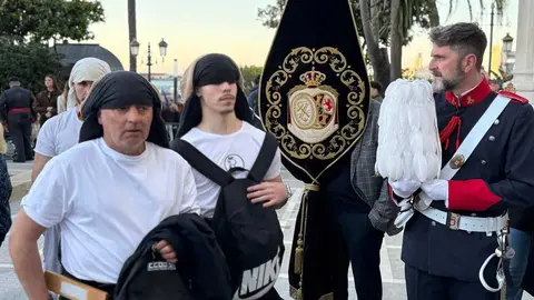 Procesi&oacute;n del Cristo de la Vera Cruz y Nuestra Se&ntilde;ora del Desamparo en la Semana Santa 2026 (12)