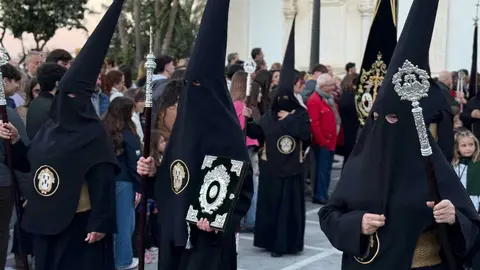 Procesi&oacute;n del Cristo de la Vera Cruz y Nuestra Se&ntilde;ora del Desamparo en la Semana Santa 2026 (33)