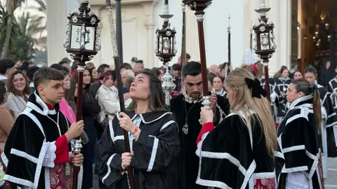Procesi&oacute;n del Cristo de la Vera Cruz y Nuestra Se&ntilde;ora del Desamparo en la Semana Santa 2026 (41)