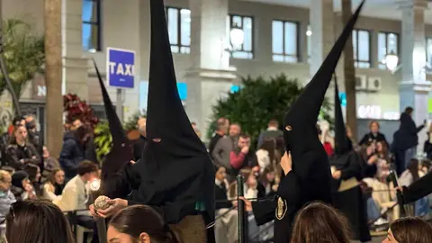 Procesi&oacute;n del Cristo de la Vera Cruz y Nuestra Se&ntilde;ora del Desamparo en la Semana Santa 2026  (7)