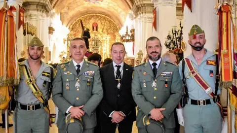 La Legi&oacute;n acompa&ntilde;a el Encuentro entre Nuestro Padre Jes&uacute;s Nazareno y la Sacrat&iacute;sima Virgen de la Esperanza en la Semana Santa 2026 (13)