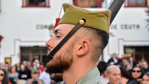 La Legi&oacute;n acompa&ntilde;a el Encuentro entre Nuestro Padre Jes&uacute;s Nazareno y la Sacrat&iacute;sima Virgen de la Esperanza en la Semana Santa 2026 (53)