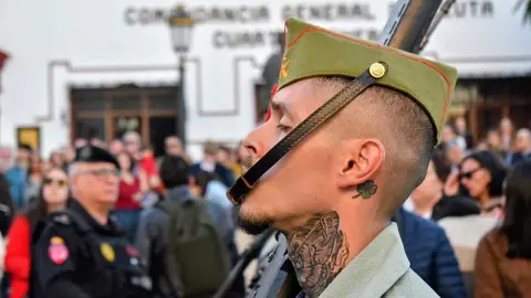 La Legi&oacute;n acompa&ntilde;a el Encuentro entre Nuestro Padre Jes&uacute;s Nazareno y la Sacrat&iacute;sima Virgen de la Esperanza en la Semana Santa 2026 (55)