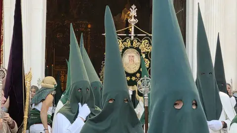 La Legi&oacute;n acompa&ntilde;a el Encuentro entre Nuestro Padre Jes&uacute;s Nazareno y la Sacrat&iacute;sima Virgen de la Esperanza en la Semana Santa 2026 (56)
