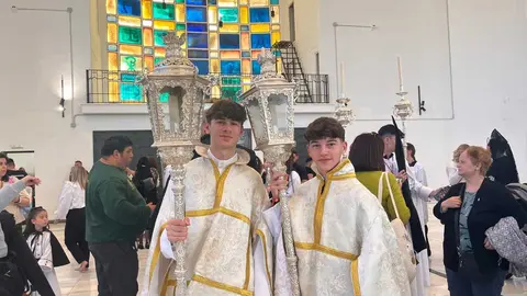 El 'Encuentro Chico' entre el Cristo de la Encrucijada y Mar&iacute;a Sant&iacute;sima de las L&aacute;grimas en la Semana Santa 2026  (7)