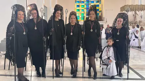 El 'Encuentro Chico' entre el Cristo de la Encrucijada y Mar&iacute;a Sant&iacute;sima de las L&aacute;grimas en la Semana Santa 2026  (8)