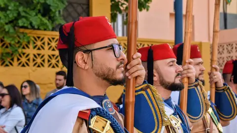 El 'Encuentro Chico' entre el Cristo de la Encrucijada y Mar&iacute;a Sant&iacute;sima de las L&aacute;grimas en la Semana Santa 2026  (44)