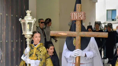 El 'Encuentro Chico' entre el Cristo de la Encrucijada y Mar&iacute;a Sant&iacute;sima de las L&aacute;grimas en la Semana Santa 2026  (58)