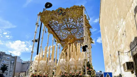 El 'Encuentro Chico' entre el Cristo de la Encrucijada y Mar&iacute;a Sant&iacute;sima de las L&aacute;grimas en la Semana Santa 2026  (5 (3)