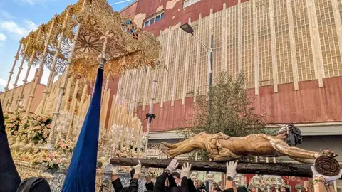 El 'Encuentro Chico' entre el Cristo de la Encrucijada y Mar&iacute;a Sant&iacute;sima de las L&aacute;grimas en la Semana Santa 2026  (5 (4)