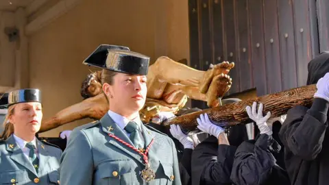 El 'Encuentro Chico' entre el Cristo de la Encrucijada y Mar&iacute;a Sant&iacute;sima de las L&aacute;grimas en la Semana Santa 2026  (5 (10)