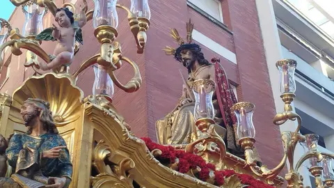 El Cristo de la Humildad y Paciencia y Nuestra Se&ntilde;ora de las Penas procesionan en la Semana Santa 2026 (27)