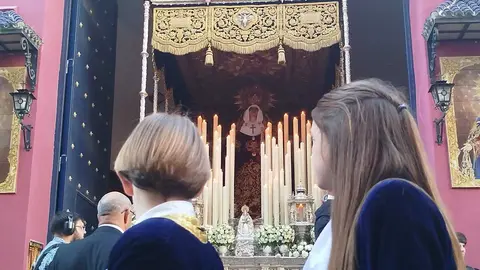 El Cristo de la Humildad y Paciencia y Nuestra Se&ntilde;ora de las Penas procesionan en la Semana Santa 2026 (32)