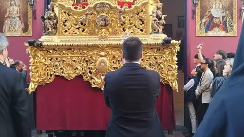 El Cristo de la Humildad y Paciencia y Nuestra Se&ntilde;ora de las Penas procesionan en la Semana Santa 2026 (44)