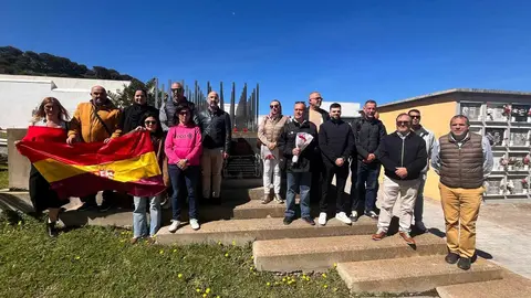 Homenaje de UGT frente a la fosa com&uacute;n del cementerio de Santa Catalina con motivo del 95 aniversario de la II Rep&uacute;blica  (35)