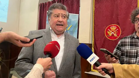 Jos&eacute; Luis G&oacute;mez Barcel&oacute; durante la charla en el Casino Militar.