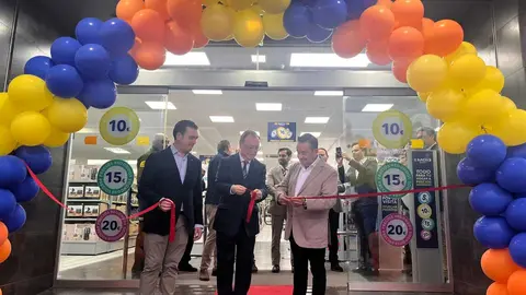 Inauguraci&oacute;n de la nueva tienda MGI en el puerto (16)