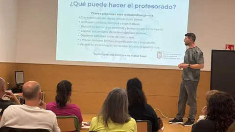 Charla de Neurodiversidad Ceuta en el IES Puertas del Campo  (2)