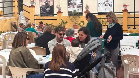 Fiesta de Primavera organizada por la Hermandad del Roc&iacute;o (6)
