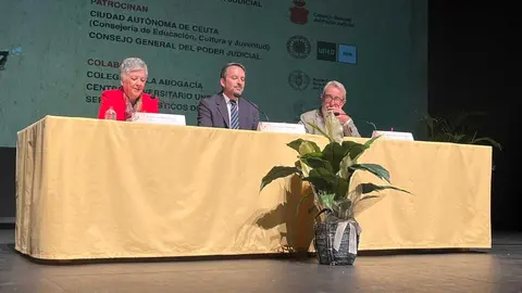 Manuel Olmedo en las XV Jornadas Jurídicas de Ceuta.