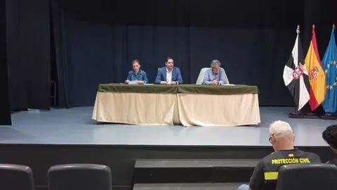 Alejandro Ram&iacute;rez durante la reuni&oacute;n.