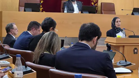  Fatima Hamed durante su intervenci&oacute;n en el Debate del Estado de la ciudad./ L. Ortiz 