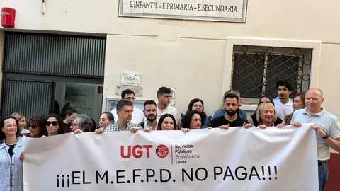 Manifestaci&oacute;n de los profesores de la concertada en el Colegio Beatriz de Silva.
