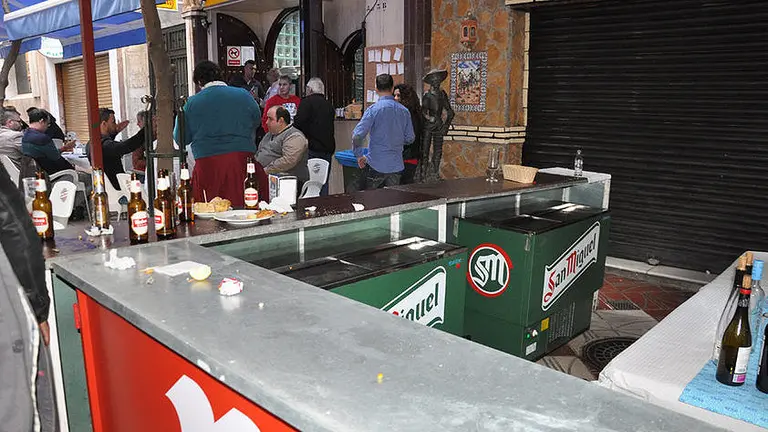Barra instalada en la calle durante la tarde de Nochebuena