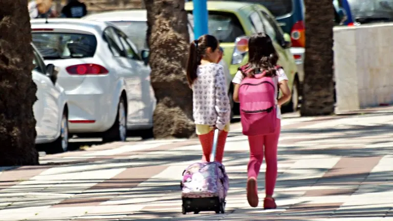 alumnas ni&ntilde;as